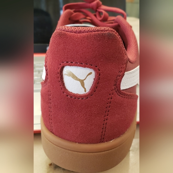 Sneakers - Picture 4 of 9